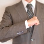 スーツにファブリーズだと痛む？しみにならない効果的な使い方