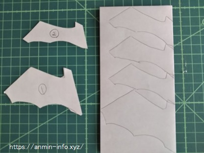 コウモリの型紙から折り紙に転記する画像