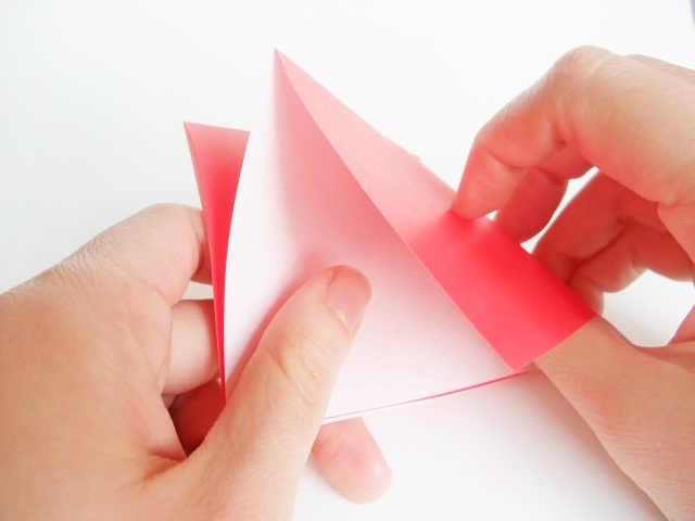 折り紙リースの土台の作り方　簡単な折り方やコツをご紹介
