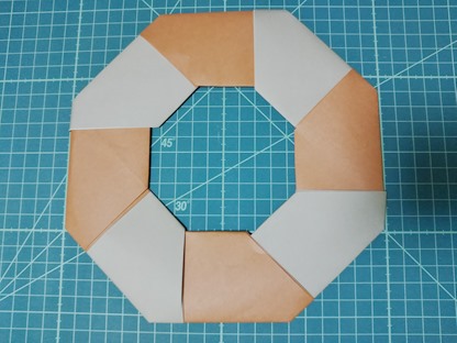 折り紙リース 8枚での折り方を教えます 写真付き