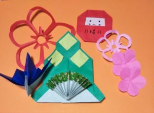 折り紙のお正月飾りの作り方 簡単な折り方でかわいい飾り付け