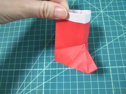 クリスマスの折り紙 立体の飾りの作り方 簡単に作れるのはコレ