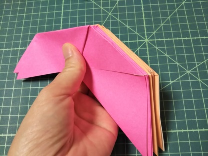 折り紙リースを12枚で作る方法 折り方や作り方を簡単にご紹介