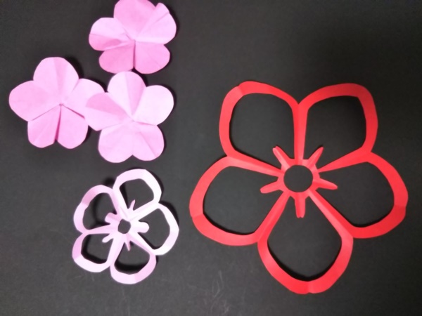梅の花の切り紙 切り方や折り紙の折り方 簡単で綺麗に作るコツを紹介