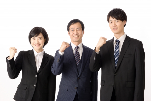 スーツが汗臭いのを消すには?簡単な手入れで消臭できる6つの方法